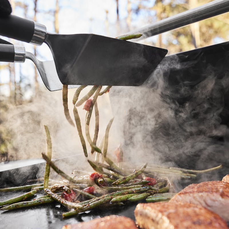 Weber Slate™ 30" Rust-Resistant Griddle 3 Burners | Liquid Propane
